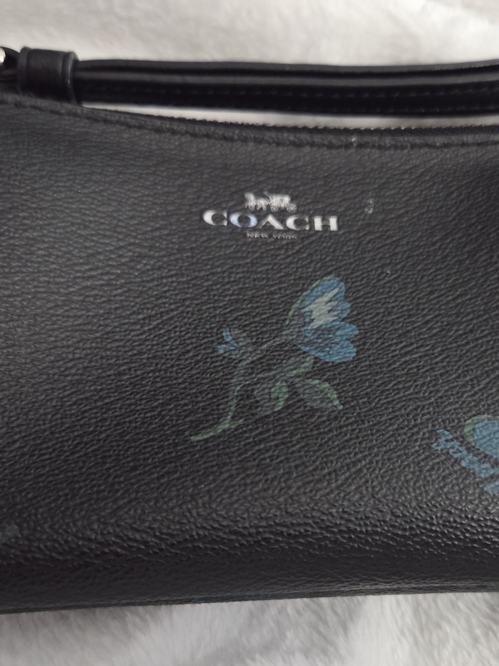 COACH Black Pebbled Leather Floral Writlet w/ 2 Card Slots - Style F88095